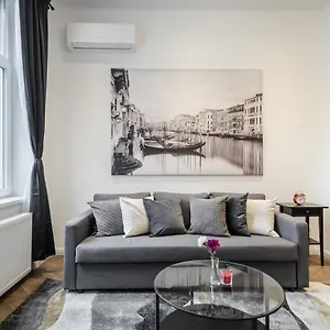 Bpr Sirius With A/c Apartamento